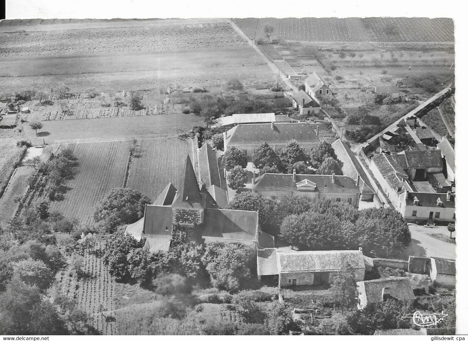 - SCORBE CLAIRVAUX C/ Lencloître -  Vue Aérienne - L'Eglise Et La Mairie - Scorbe Clairvaux