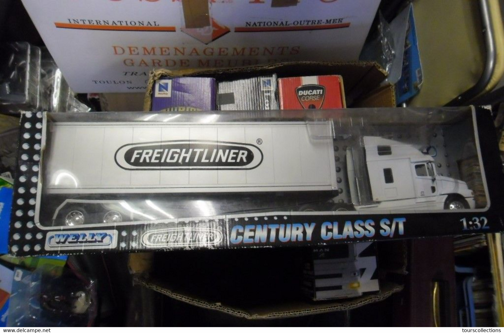 CAMION SEMI REMORQUE 1:32 WELLY - FREIGHTLINER Century Class S/T CONTENEUR - Scale 1:32