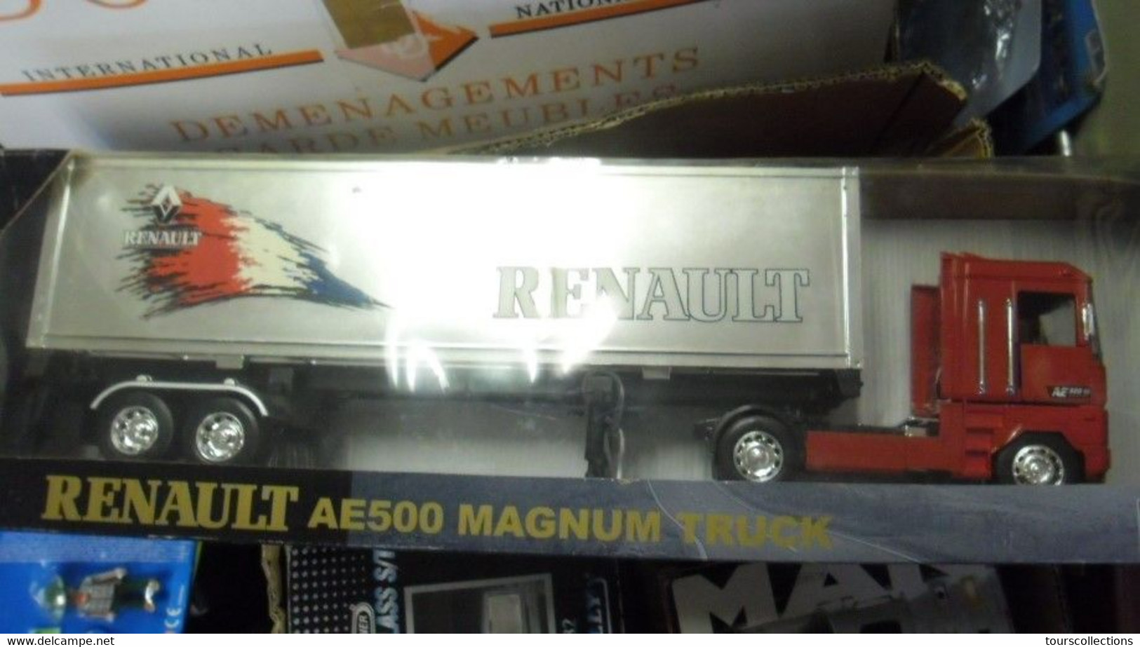 CAMION SEMI REMORQUE 1:32  RENAULT AE500 MAGNUM LONG HAULER COLLECTION TRUCK MODELE - Scale 1:32