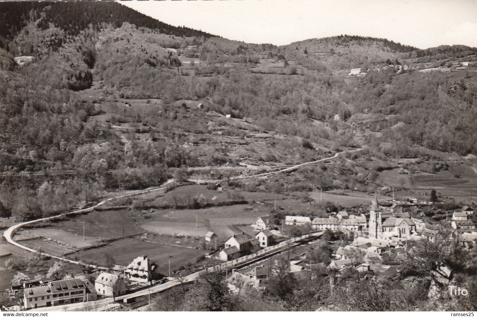 (158) CPSM  Borderes Louron  Route D' Ilhan  (Bon état) - Borderes Louron