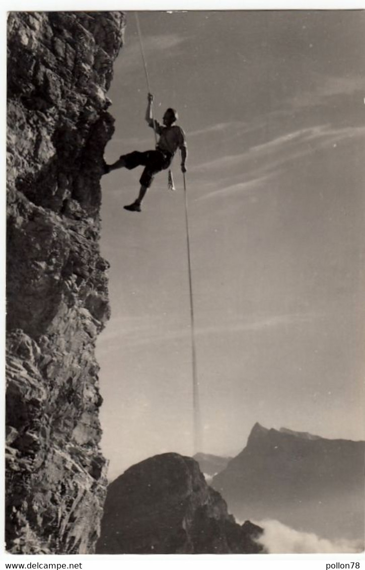 ROCCIATORI SULLE DOLOMITI - GRUPPO SELLA - TRENTO - Formato Piccolo - Escalade