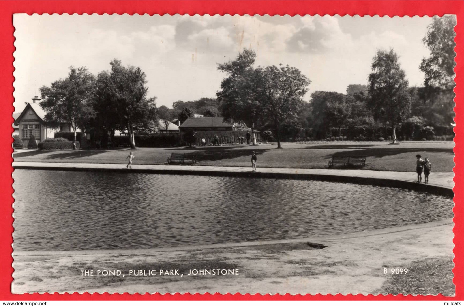 SCOTLAND  JOHNSTONE PUBLIC PARK  MODEL YACHT POND - Renfrewshire