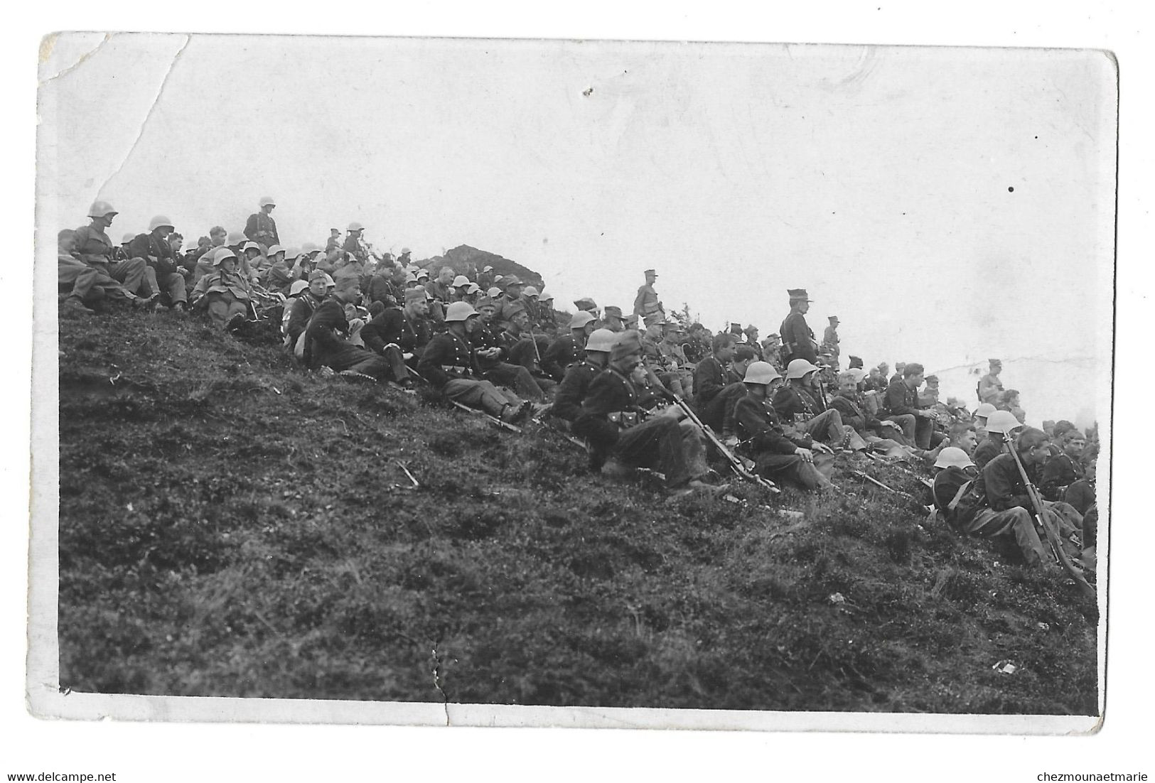 SOLDATS SUISSES EN PAUSE AVEC FUSIL - CARTE PHOTO MILITAIRE GUERRE - Weltkrieg 1939-45