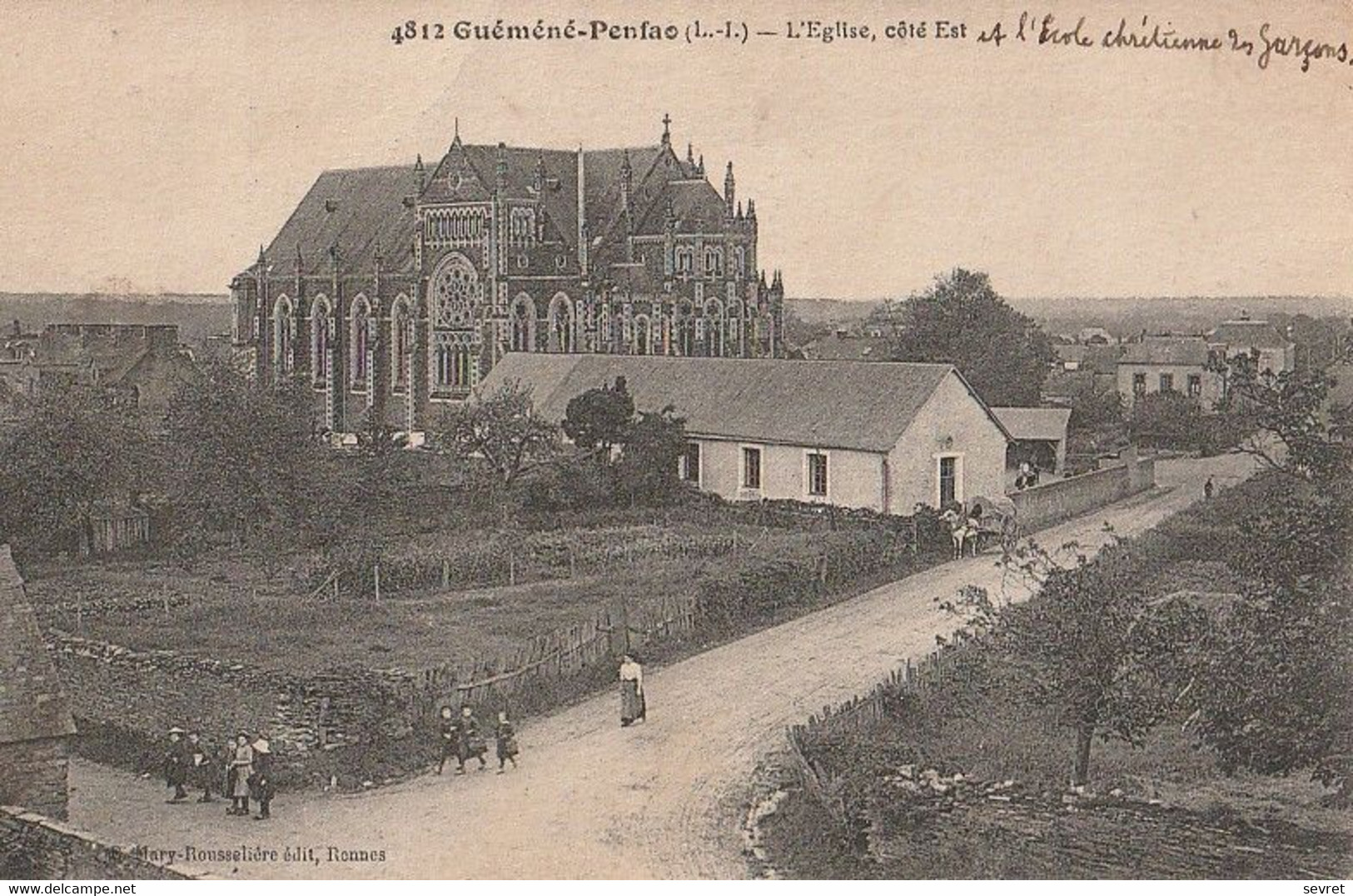 GUEMENE-PENFAO -    L'Eglise Côté Est - Guémené-Penfao