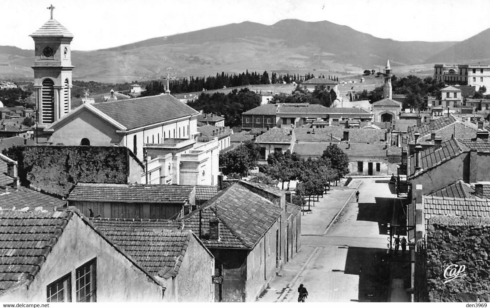 Algérie - SOUK-AHRAS - Vue Sur L'Eglise Et Sur La Mosquée - Souk Ahras