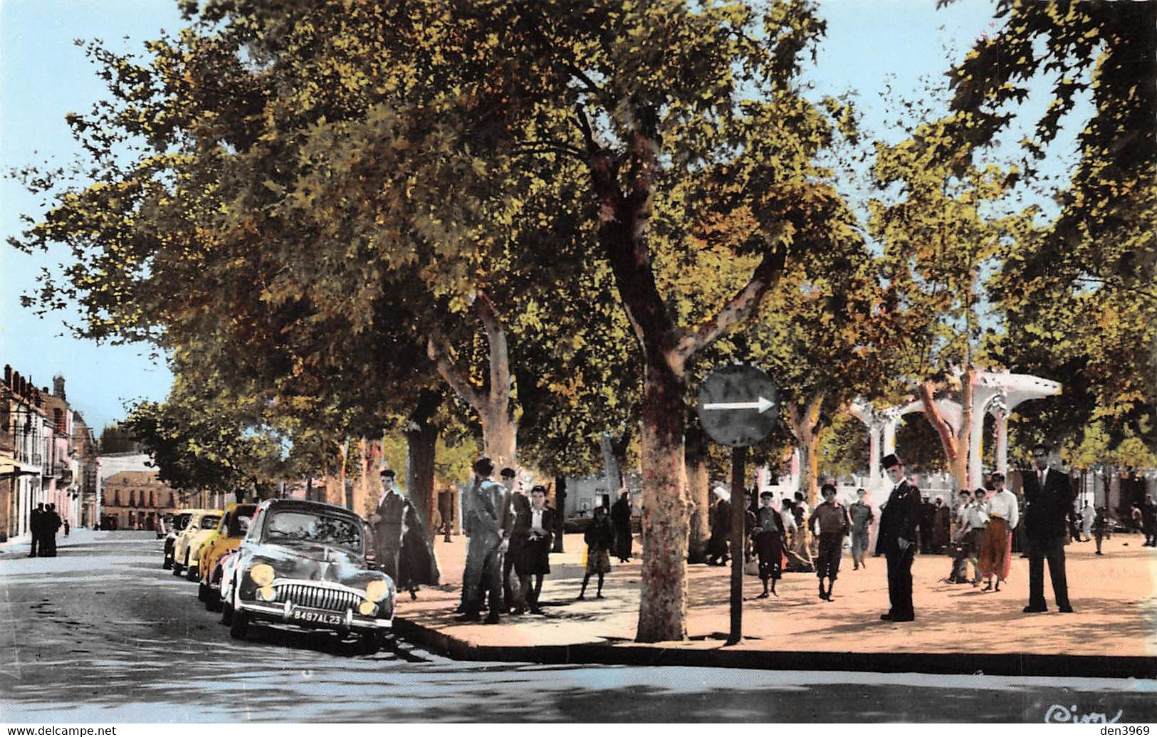 Algérie - SOUK-AHRAS - Place De L'Indépendance - Automobile - Souk Ahras