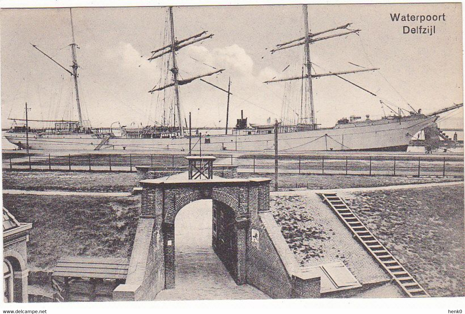 Delfzijl Waterpoort Zeilschip V678 - Delfzijl