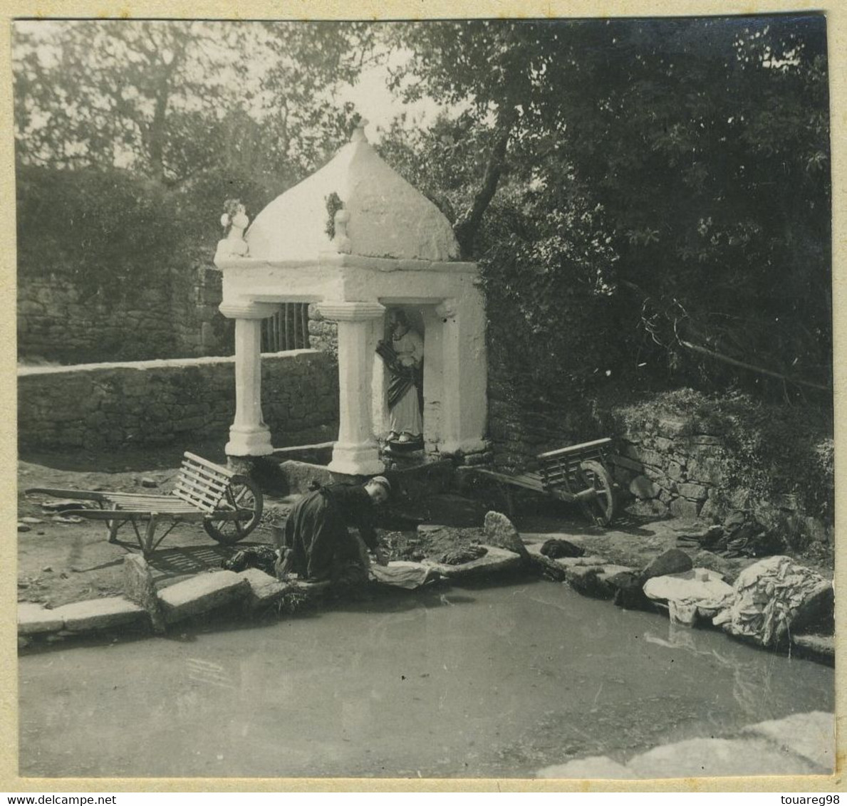 Stéréo Amateur. Saint-Pierre Et Le Lavoir De Caden (Morbihan). Bretagne. 1928. - Stereoscoop