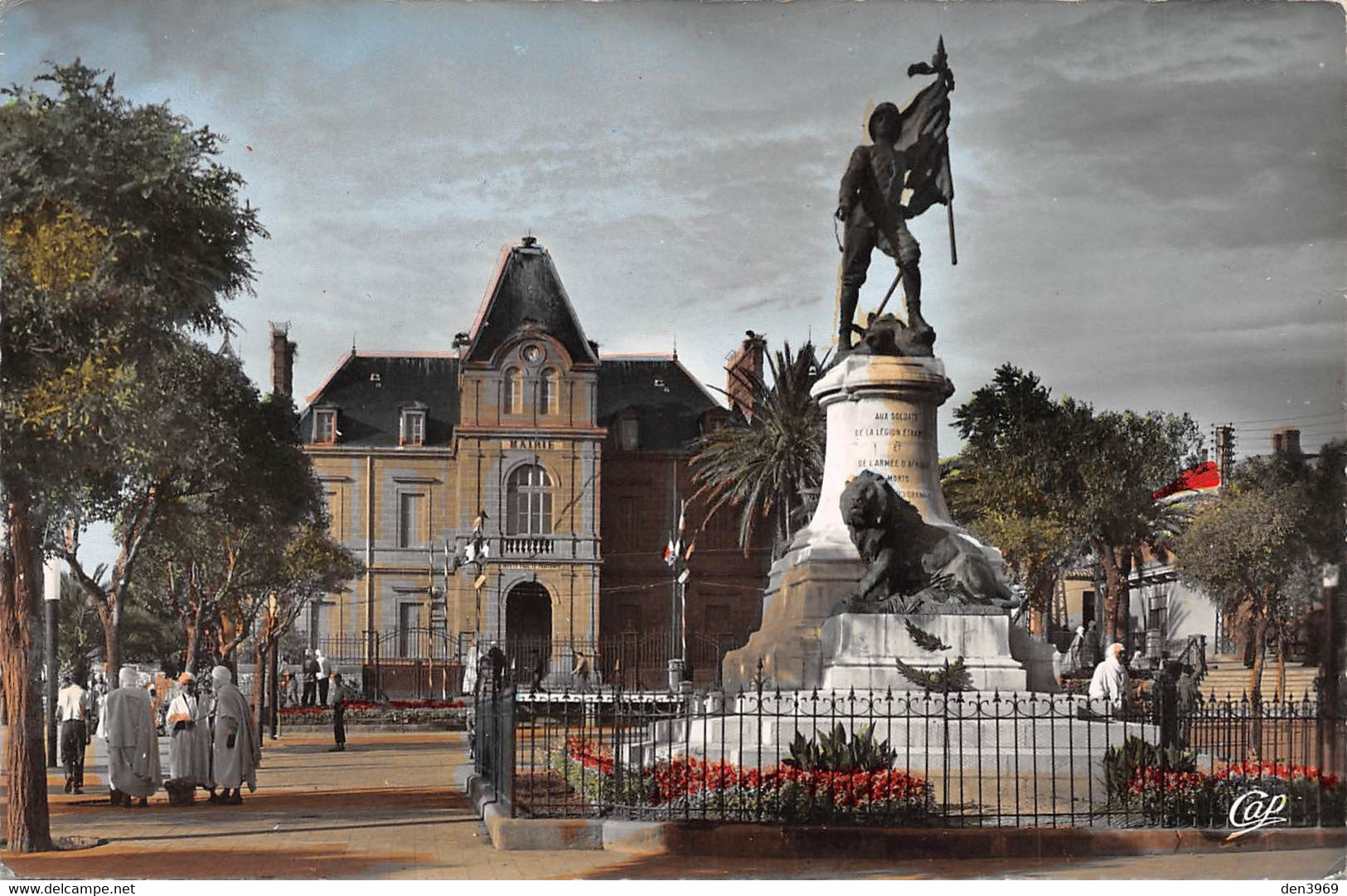 Algérie - SAÏDA - Le Monument De La Légion Etrangère Et La Mairie - Saida