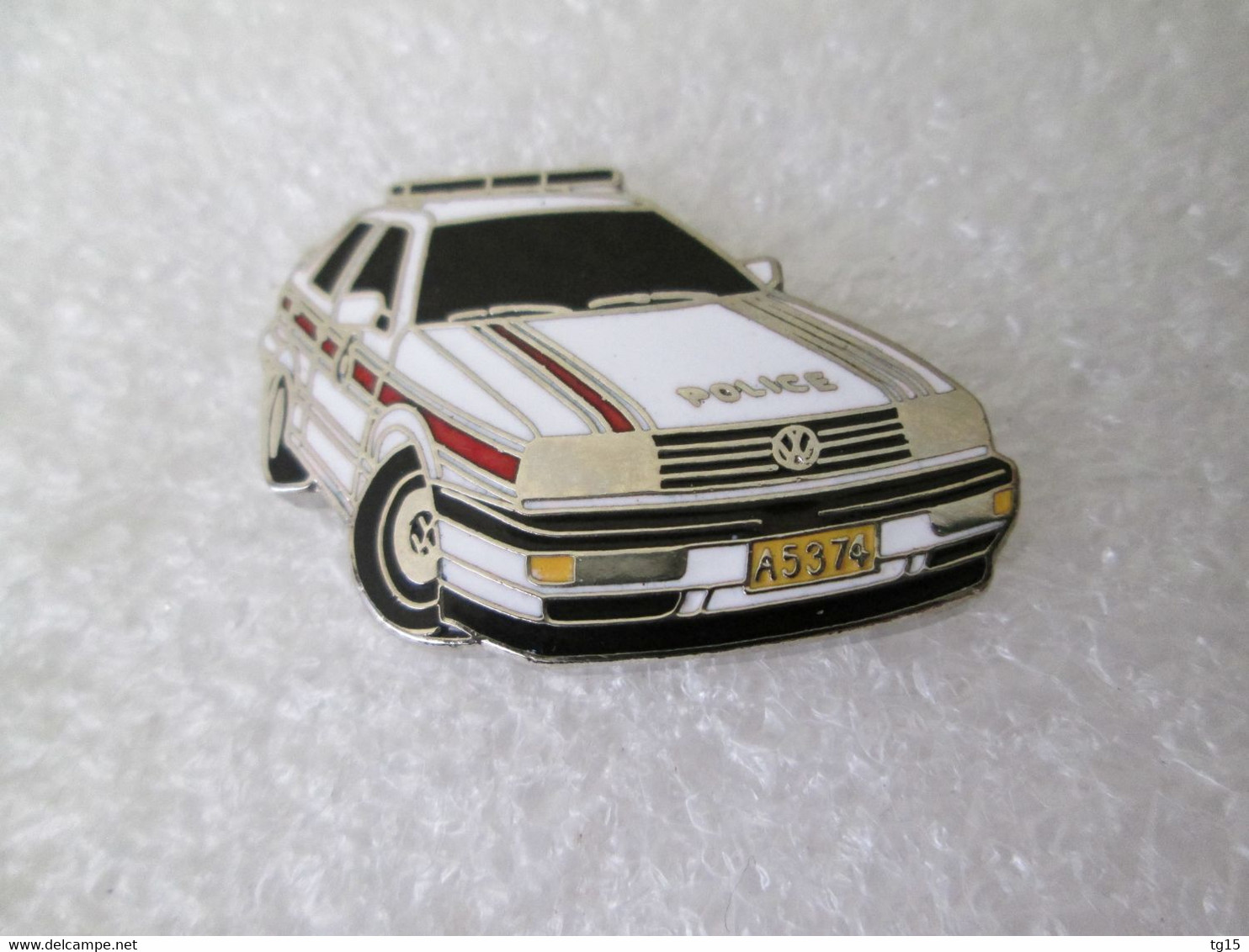 TOP PIN'S    VOLKSWAGEN   JETTA     email de synthèse   DEHA