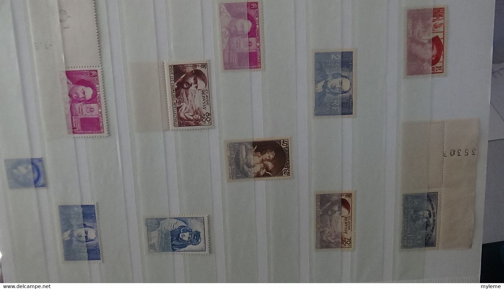 N267 Collection de timbres ** de France dont carnet croix rouge et bonnes petites valeurs. A saisir  !!