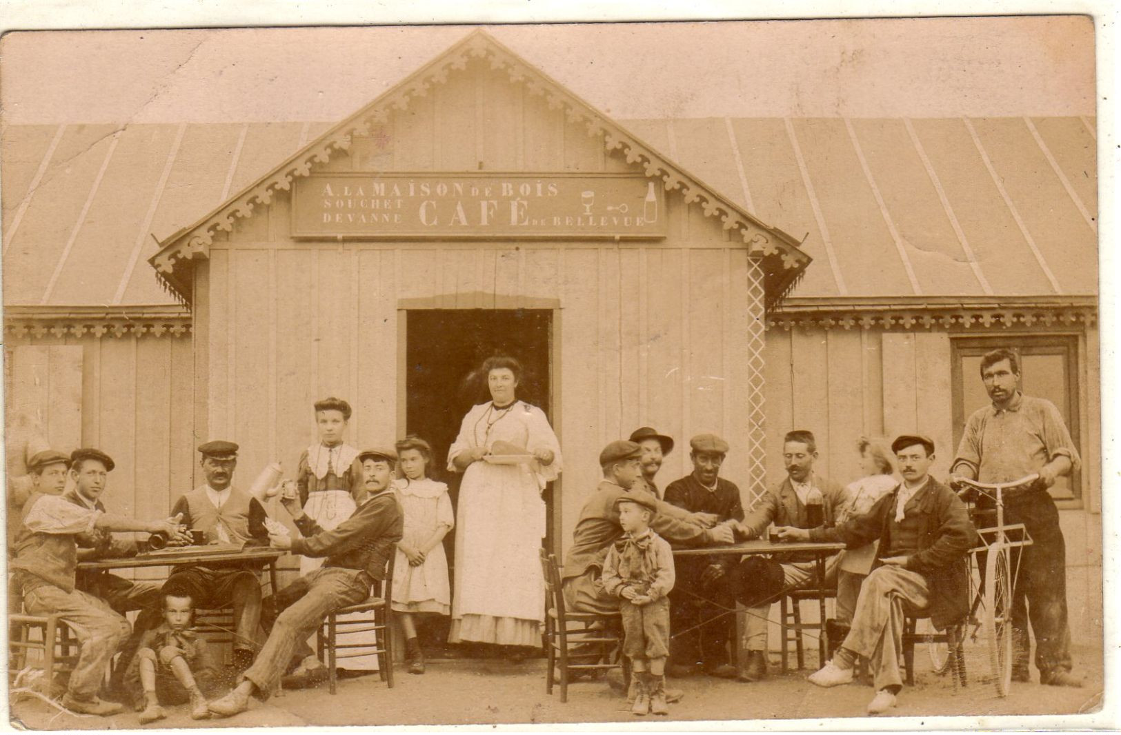 CARTE PHOTO   à Identifier Café écrite Du MANS Aux HERBIERS - A Identificar