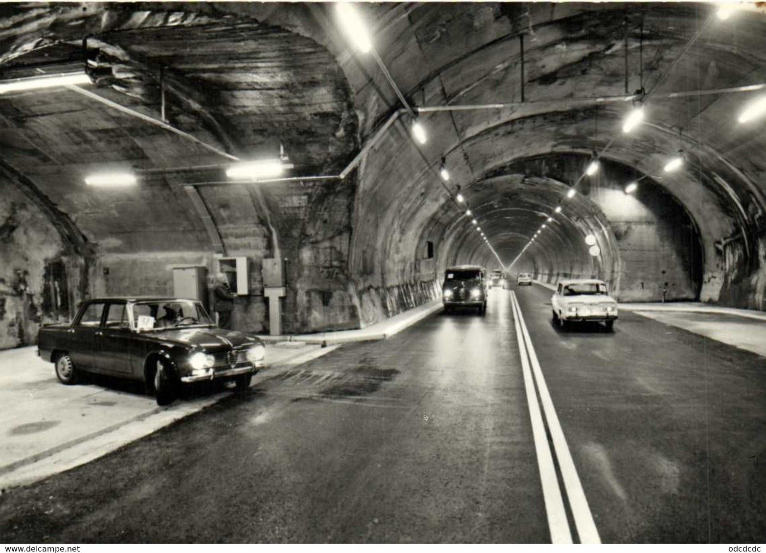 COURMAYEUR ENTREVES M 1381 Le Nouveau Tunnel Du M Blanc Longueur M 11600 Interieur Et Le Téléphone Voitures RV - Andere & Zonder Classificatie