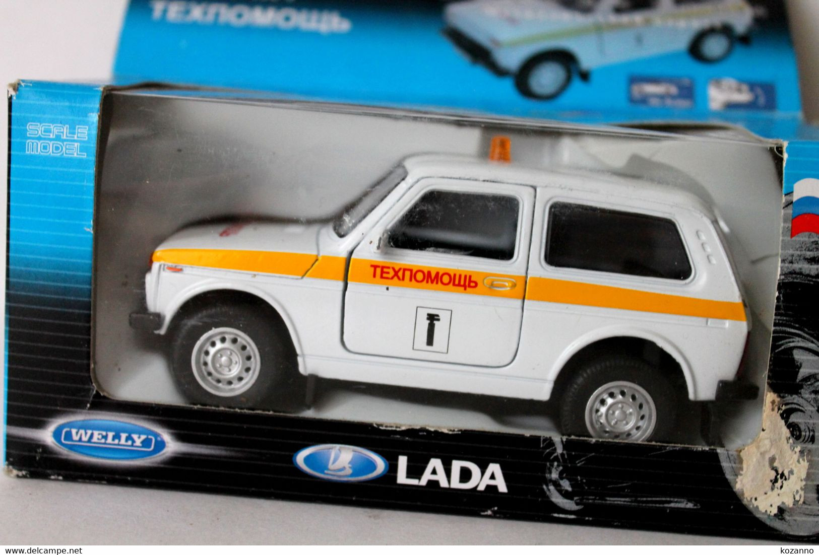 VOITURE MINIATURE - LADA 4x4 TEXNOMOWB - WELLY 1:43 MODÈLE AUTO RUSSE RUSSIE COLLECTION (67) - Welly