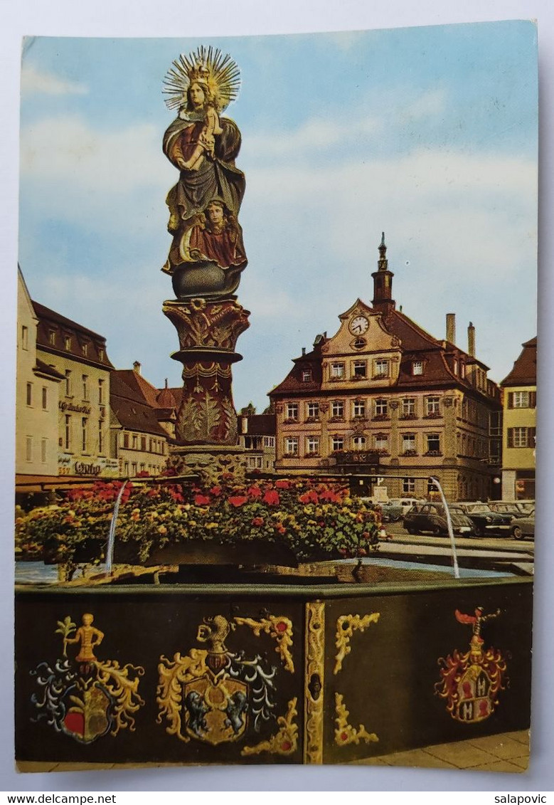 Germany, Schwäbisch Gmünd Marienbrunnen Am Marktplatz - Schwaebisch Gmünd