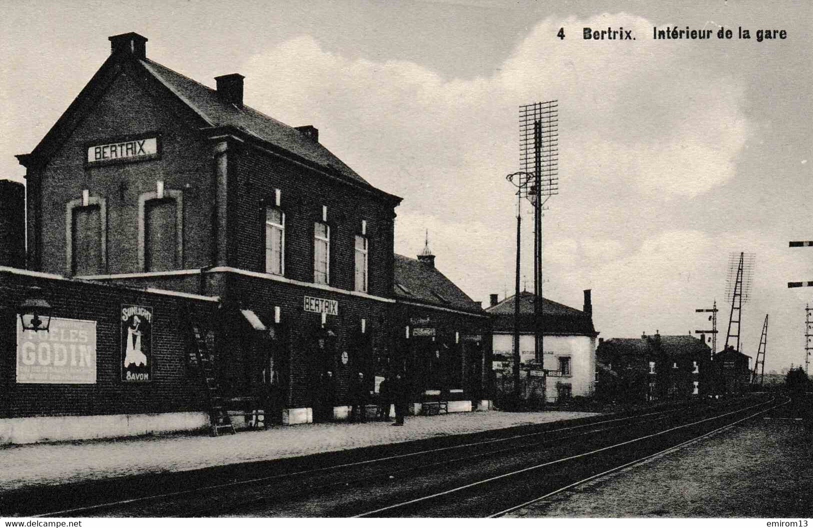 Bertrix Intérieur De La Gare Du Train Voie De Chemin De Fer - Bertrix