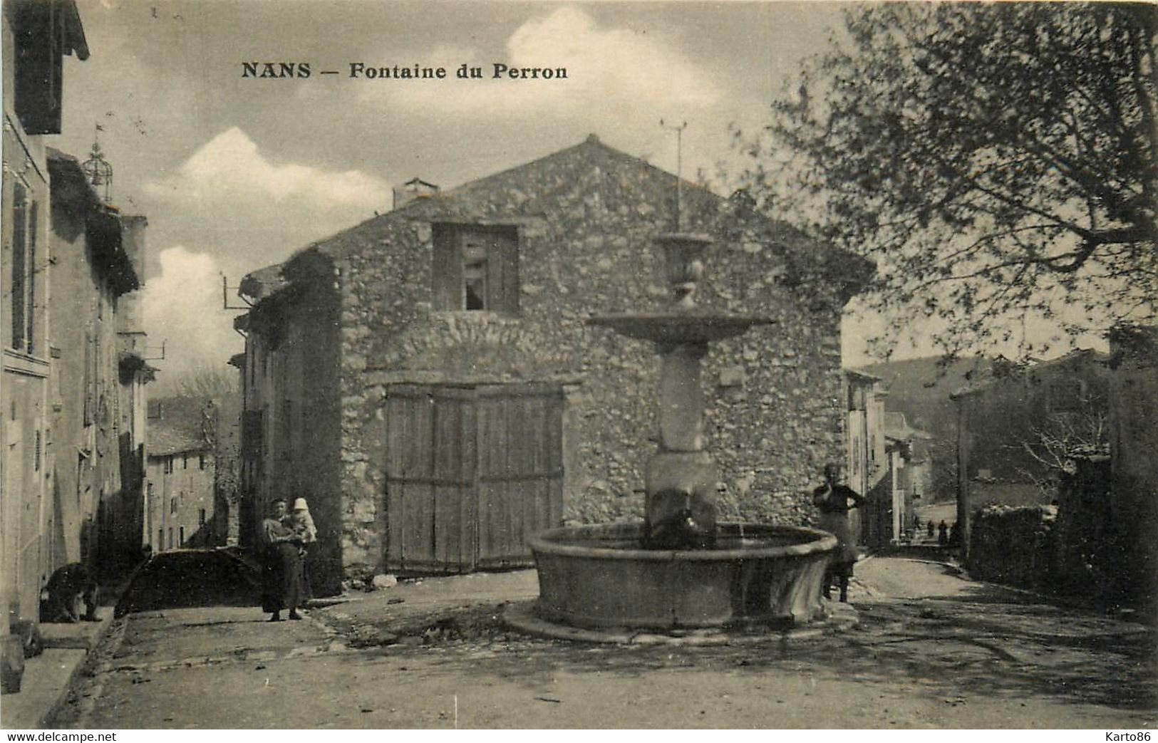 Nans Les Pins * La Fontaine Du Perron * Place Du Village - Nans-les-Pins