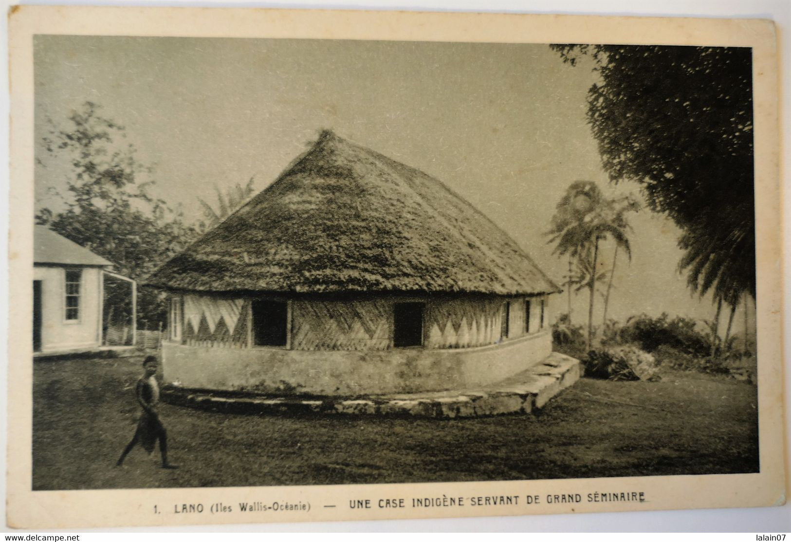 C. P. A. : WALLIS ET FUTUNA : LANO, Une Case Indigène Servant De Grand Séminaire - Wallis And Futuna