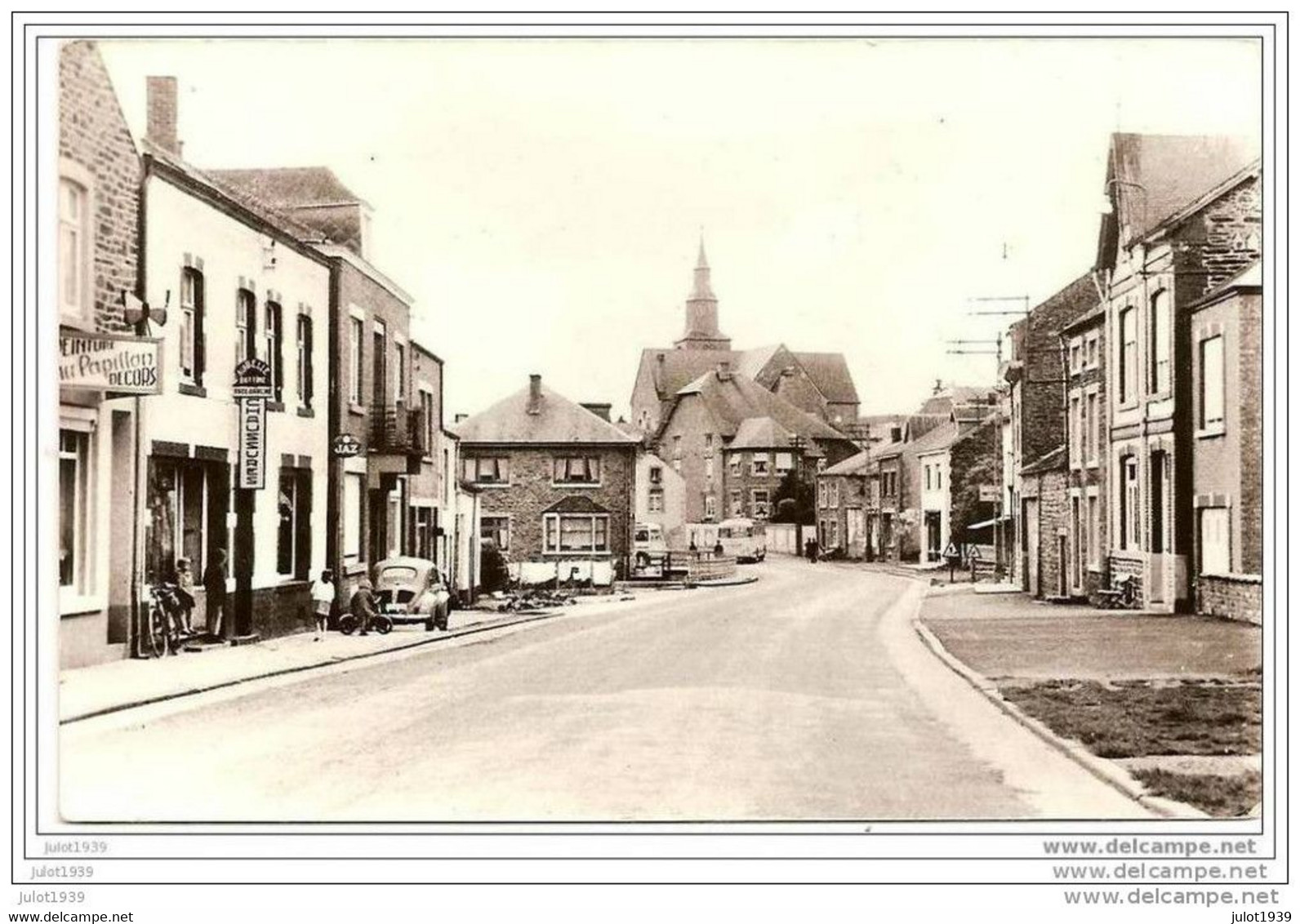 GEDINNE ..-- OLDTIMER . Rue De La Gare . - Gedinne