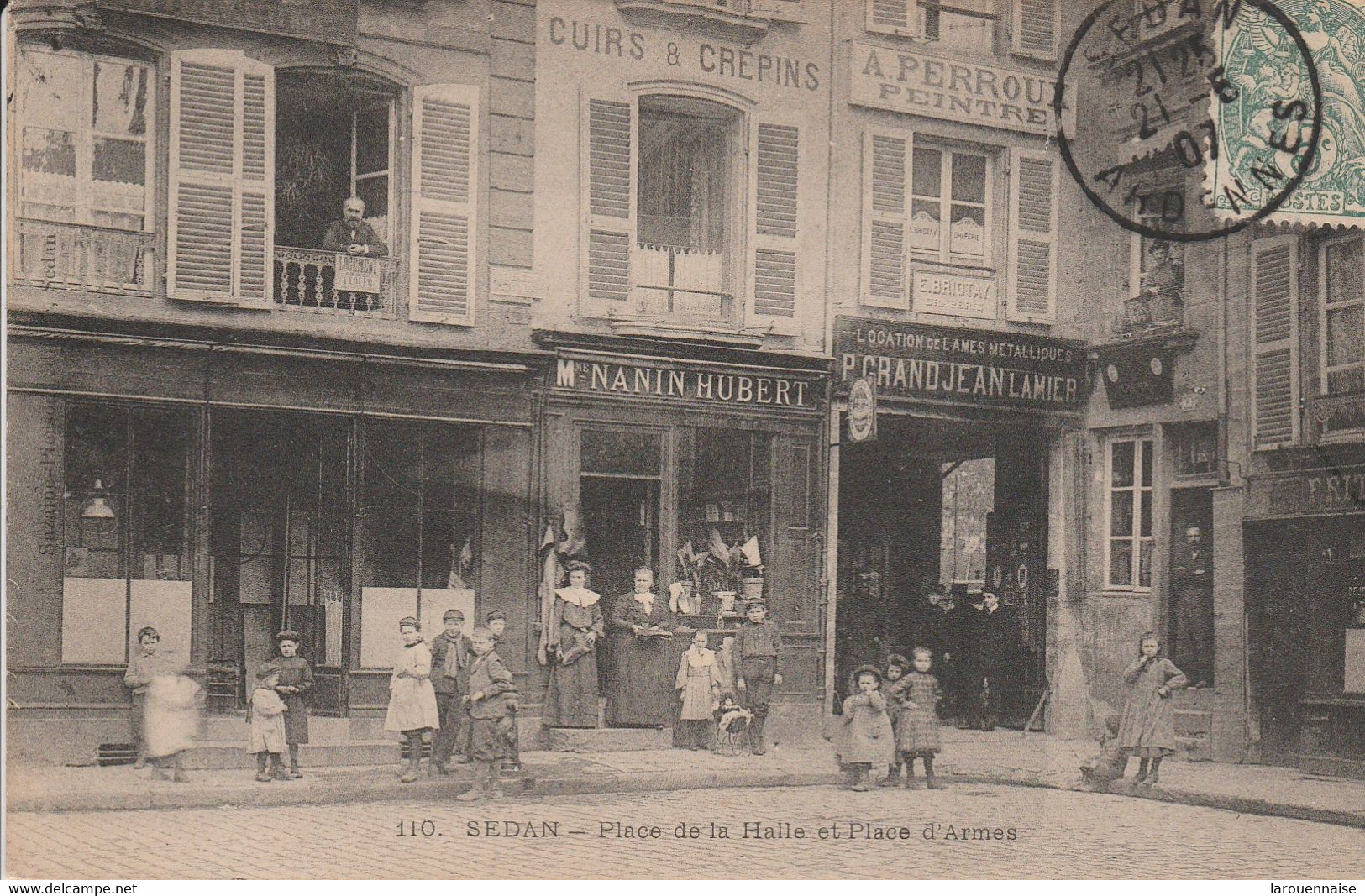 08 - SEDAN - Place De La Halle Et Place D' Armes - Sedan