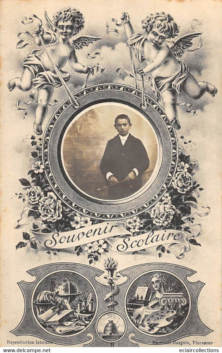 Thème. Fantaisie Genre Système :    Souvenir Scolaire Avec Photo De L'élève Dans Un Cercle.et Angelots    (Voir Scan) - Mechanical