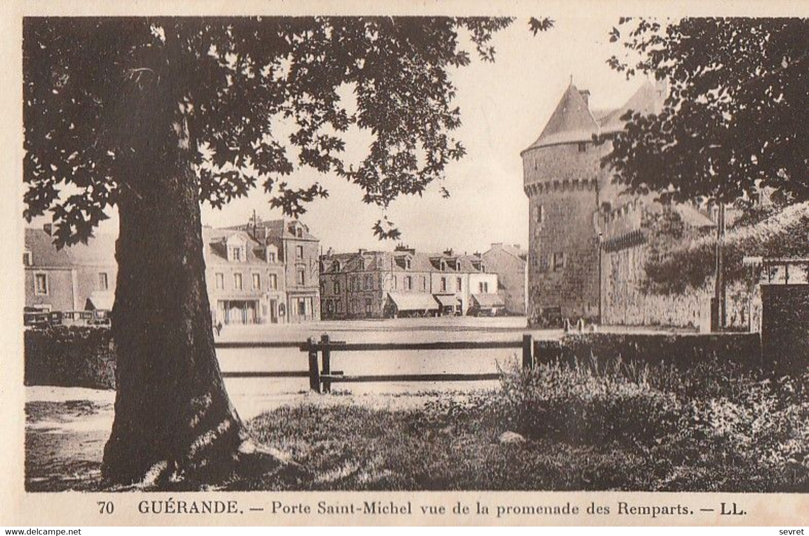 GUERANDE   -  Porte Saint Michel . Vue De La Promenade Des Remparts - Guérande