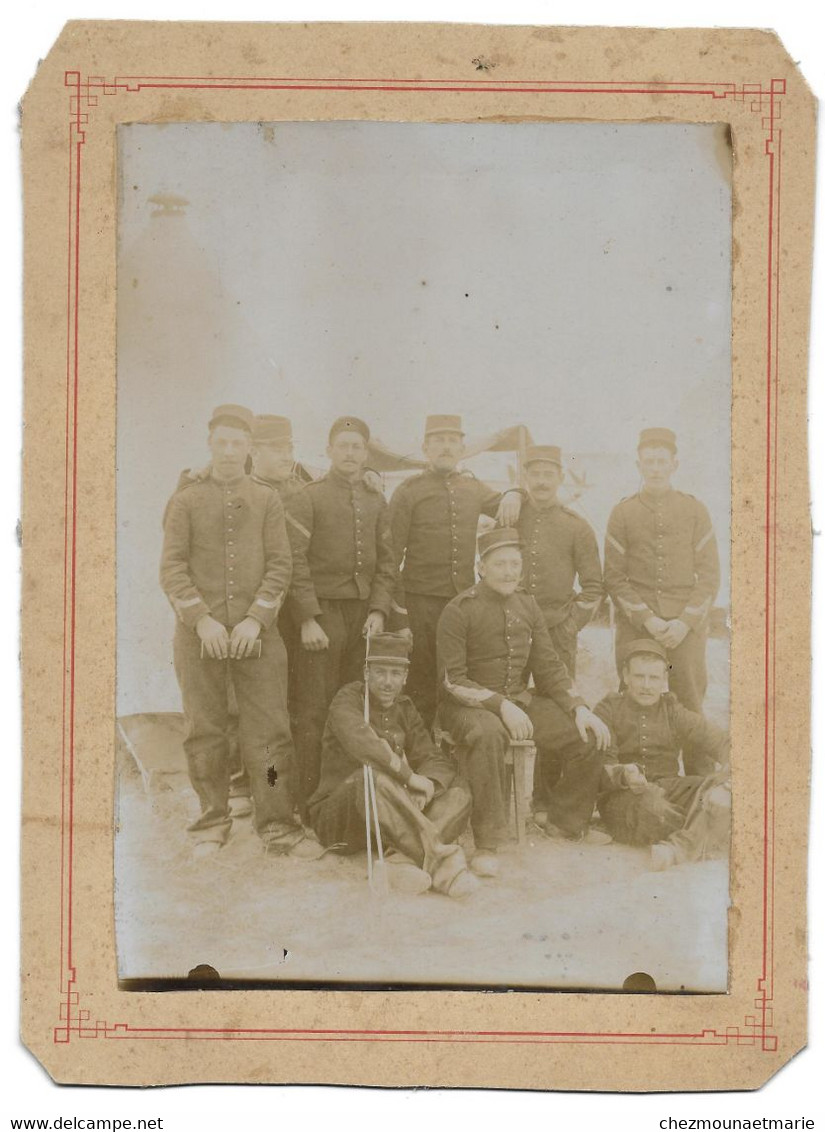 32E REGIMENT - GROUPE POSANT DEVANT SON BIVOUAC - PHOTO - Guerra, Militari