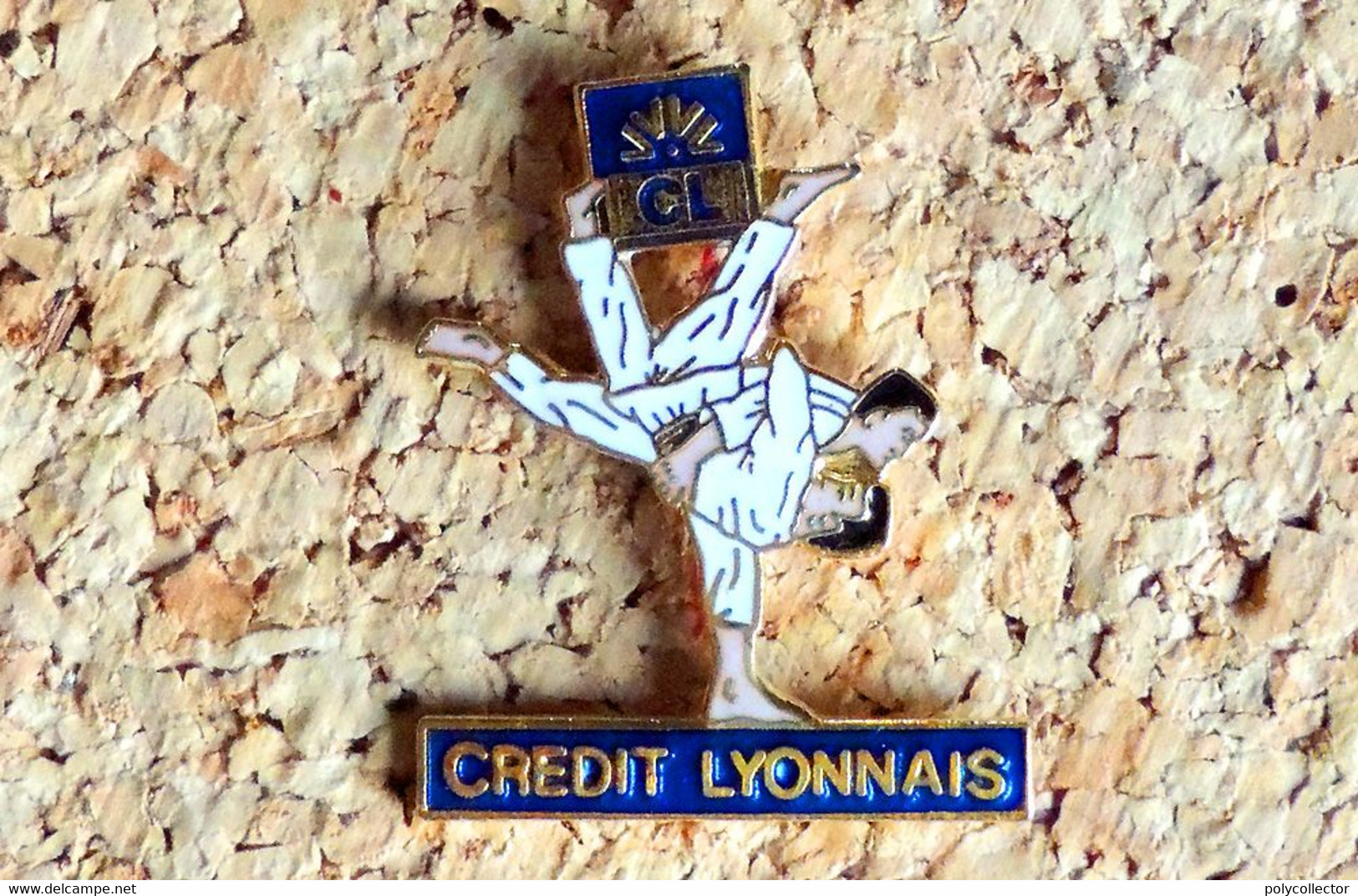 Pin's Sport De Combat JUDO - Crédit Lyonnais - EMAIL Ajouré - Fabricant Inconnu - Judo