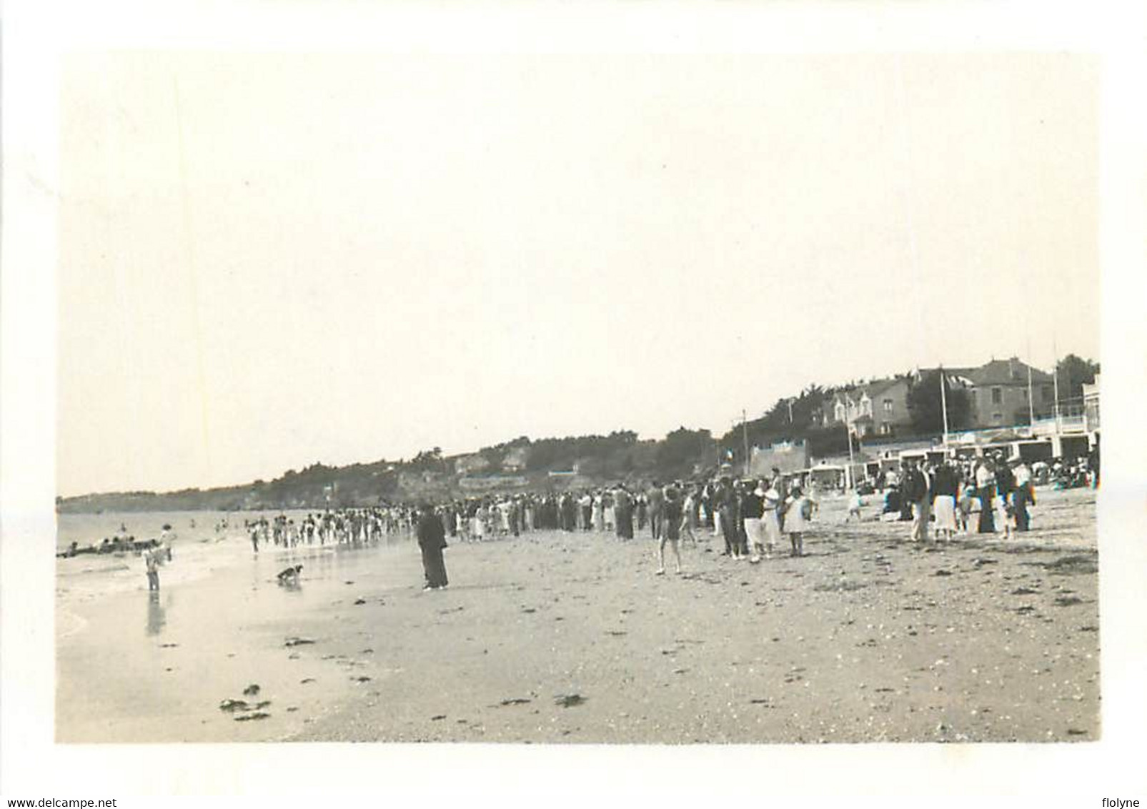 la bernerie en retz - 28 photos anciennes - vue sur la côte , la plage , jeux de plage , jetée , cabines de bains ...