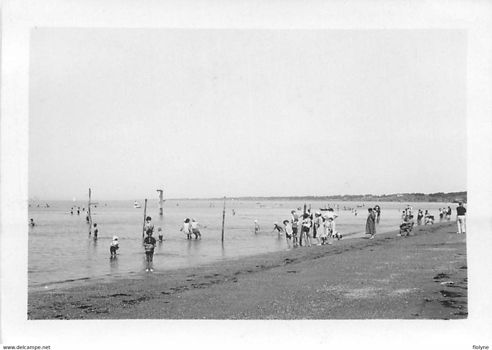 la bernerie en retz - 28 photos anciennes - vue sur la côte , la plage , jeux de plage , jetée , cabines de bains ...