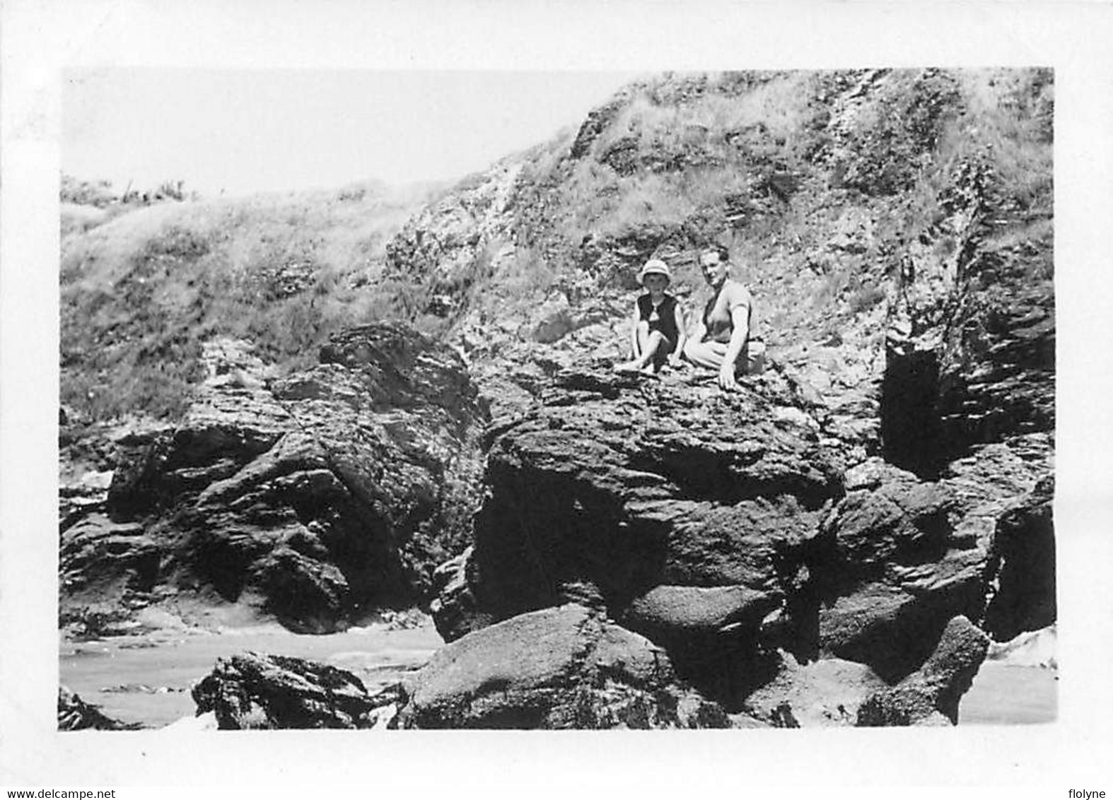 la bernerie en retz - 28 photos anciennes - vue sur la côte , la plage , jeux de plage , jetée , cabines de bains ...