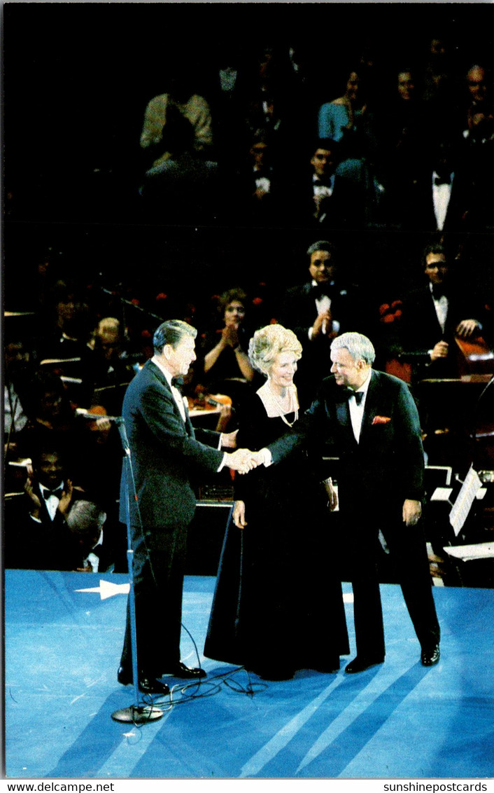 President Elect Reagan And Wife Nancy With Frank Sinatra At 1981 Inaugural Gala - Presidentes