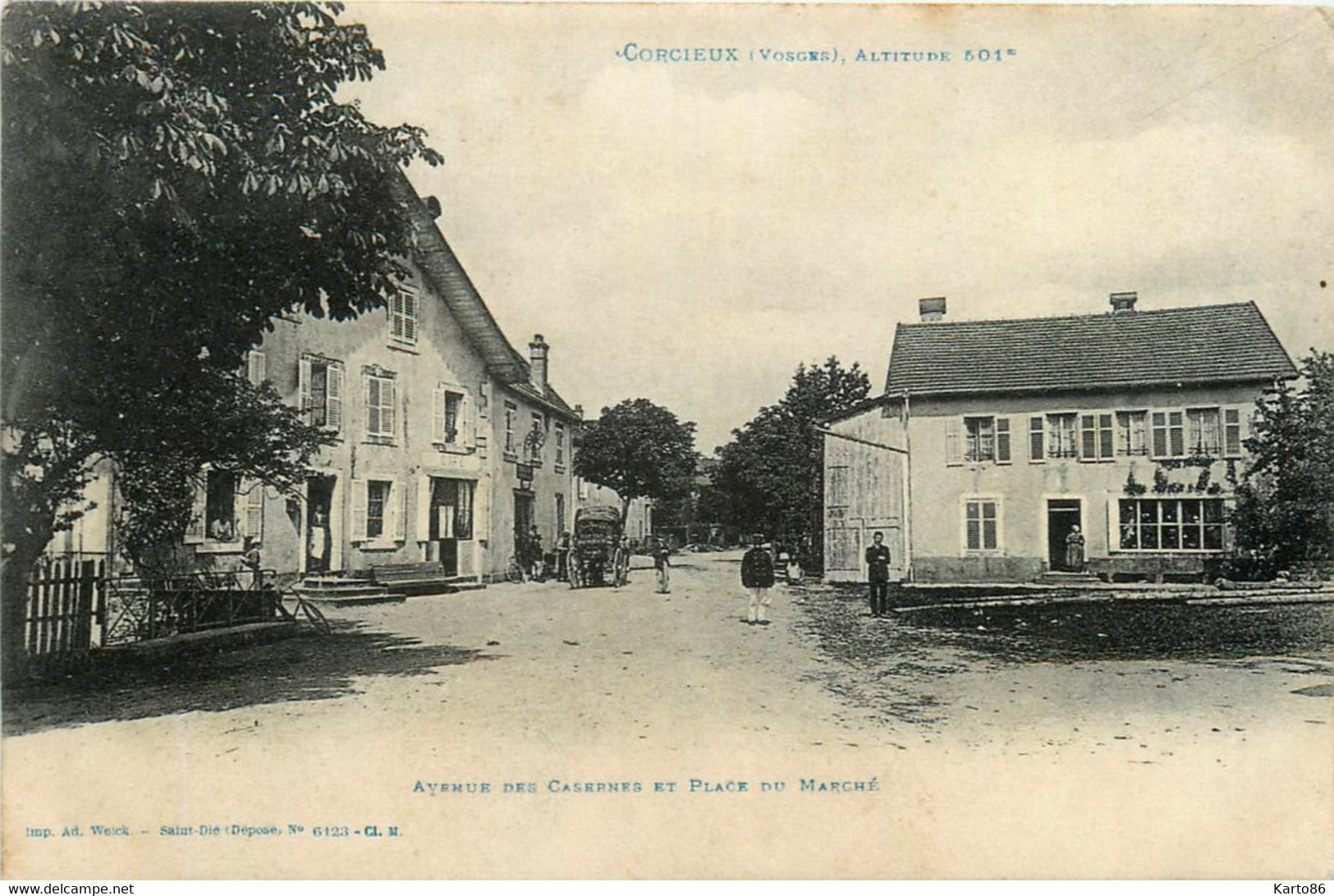 Corcieux * Avenue Des Casernes Et Place Du Marché * Café - Corcieux