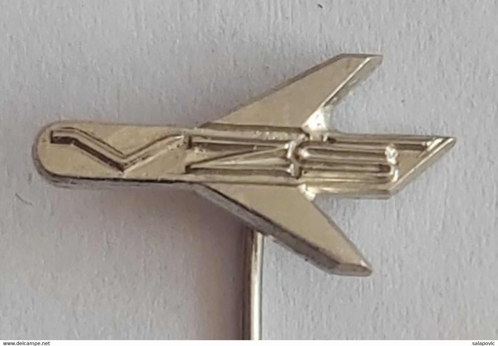 Airplane (Avion / Flugzeug)  Fairchild VZ-5  PINS BADGES P4/6 - Avions