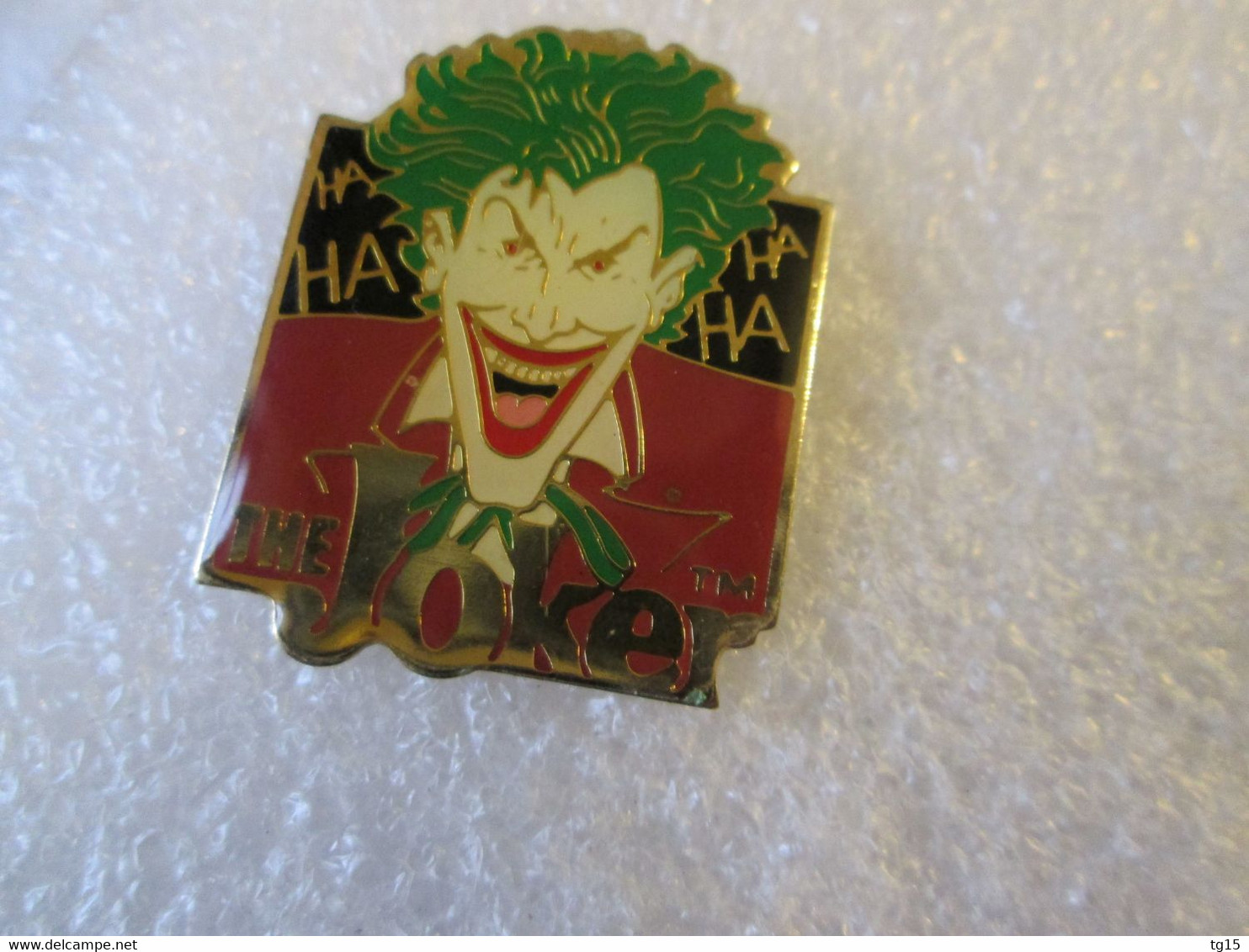 PIN'S    CINEMA  BD  COMICS THE JOKER    BATMAN - Cinema