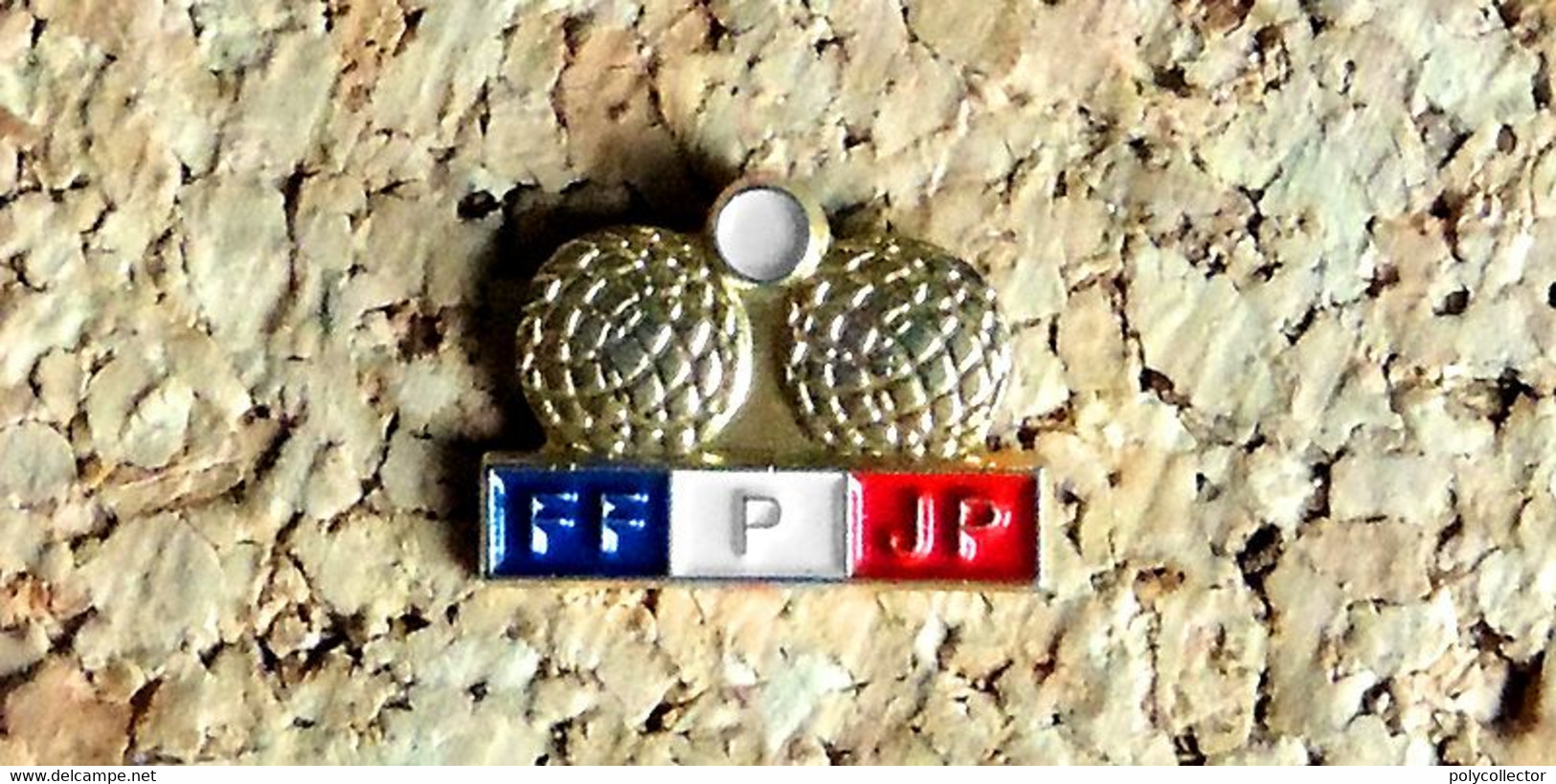 Pin's Officiel FFPJP Fédération Française De Pétanque Et De Jeu Provençal BOULES - Peint Cloisonné - Fabricant Inconnu - Pétanque