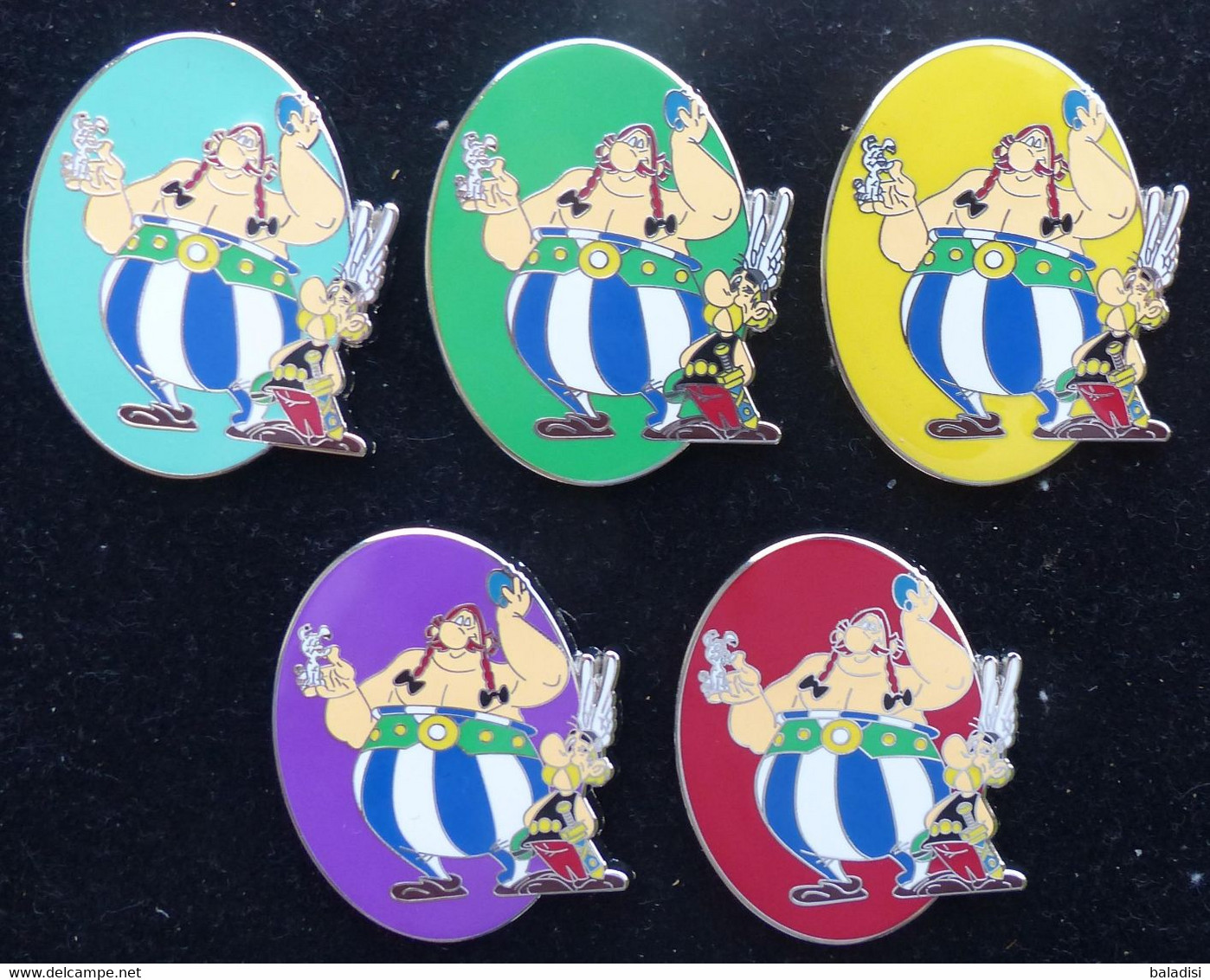 Pin's SUPERBE SERIE COMPLETE DE 5 PINS ASTERIX Mesure 4,5cm - Comics