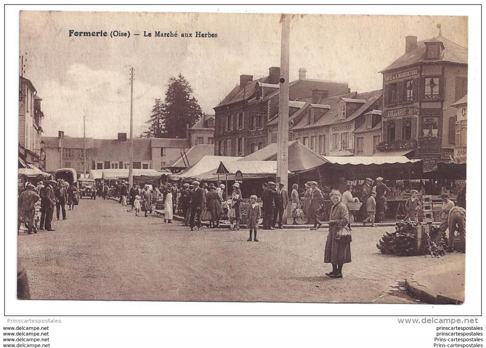 CPA 60 Formerie Le Marché Aux Herbes - Formerie