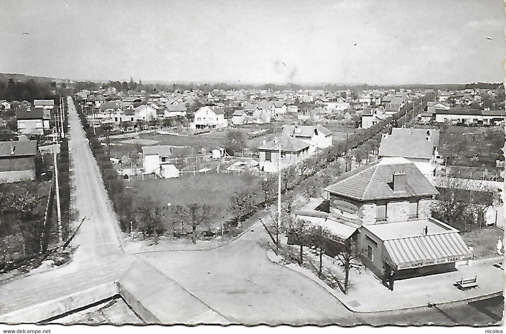 93 - GOURNAY SUR MARNE - CARTE  INEDITE ! PLACE CHURCHILL , Café , AVENUE GENERAL LECLERC , ET RUE H. GUERIN - Gournay Sur Marne