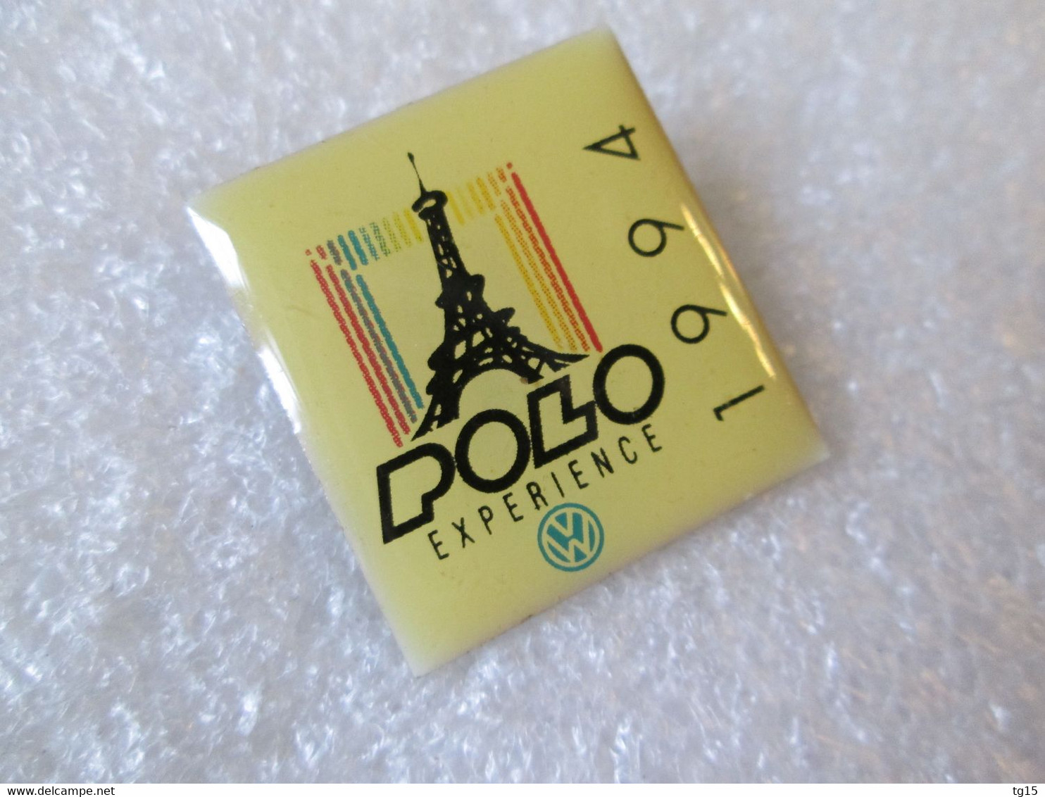 PIN'S   VOLKSWAGEN   POLO  1994   TOUR EIFFEL - Volkswagen