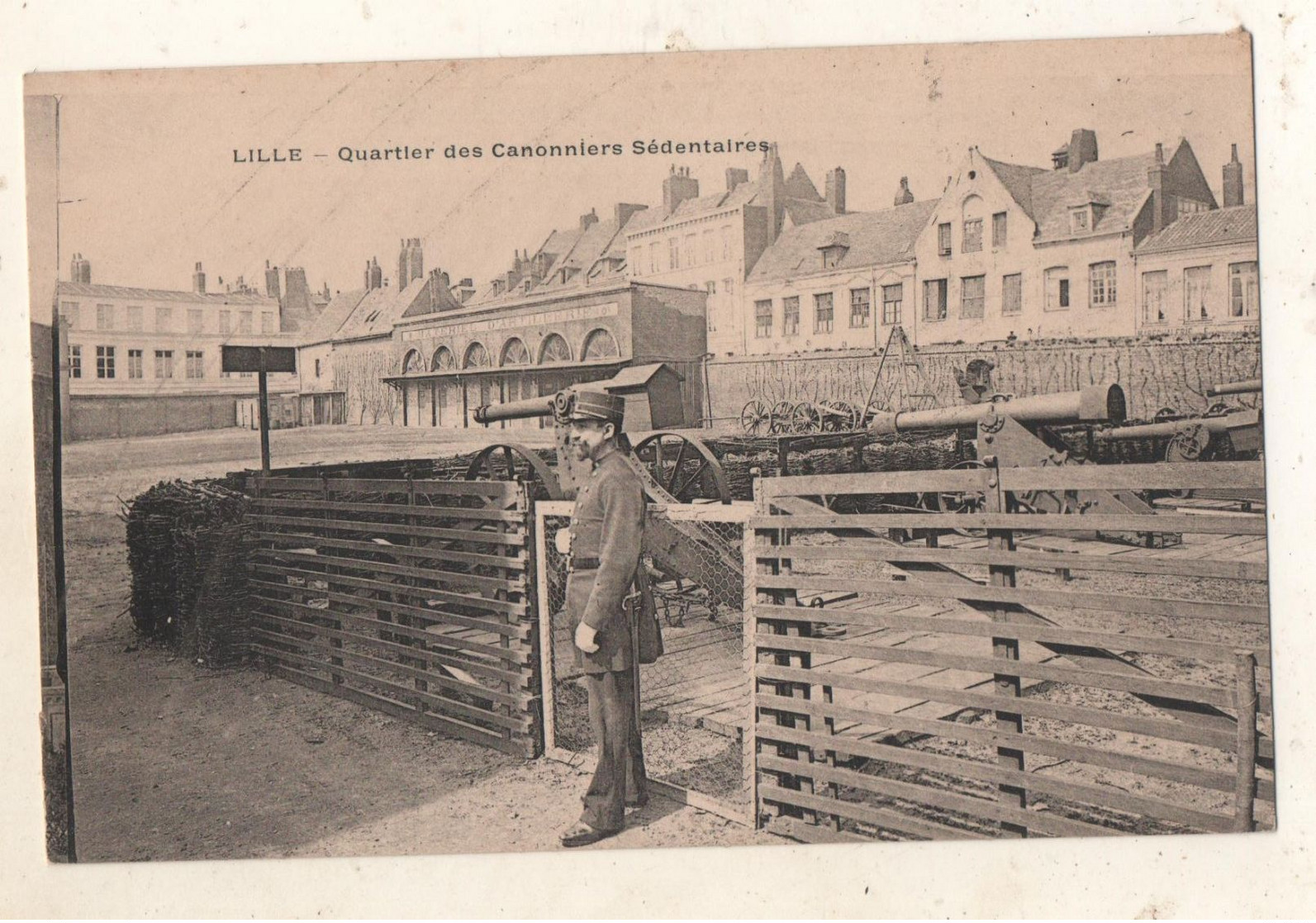 LILLE  Quartier Des Canonniers Sédentaires - Lille