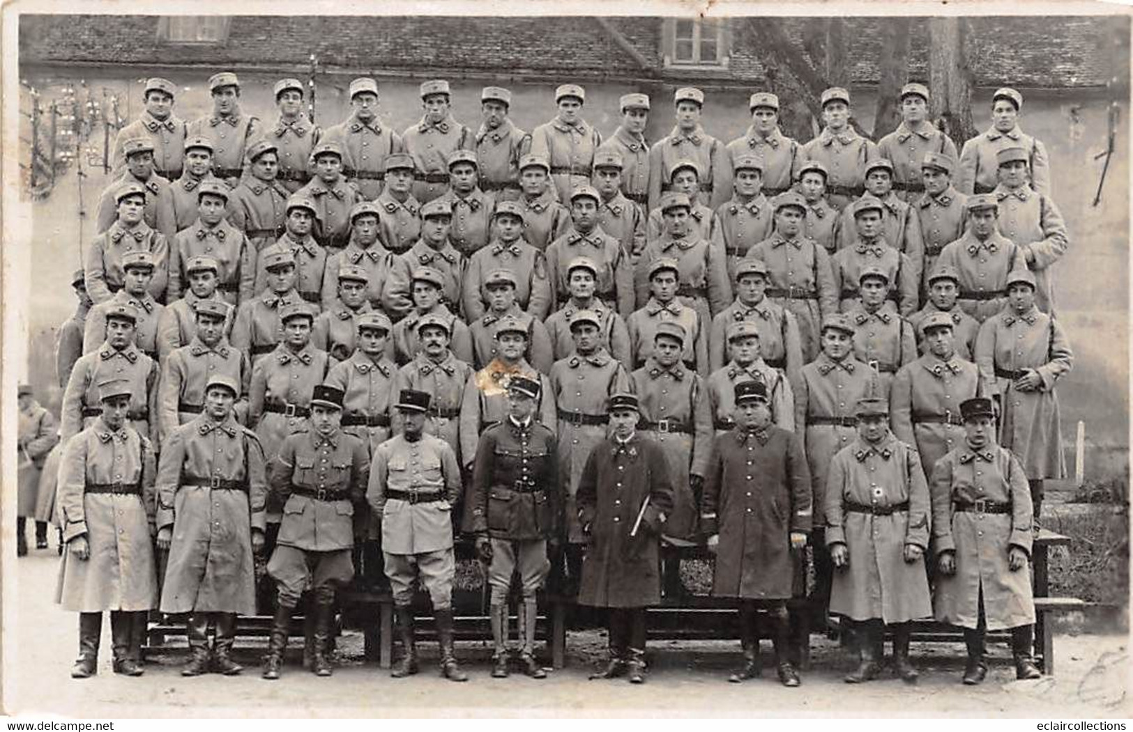 Thème. Militaria:     Caserne.  Carte Photo Non Localisée. Soldats Et Officiers . Aucun Indice. (Voir Scan) - Regimente