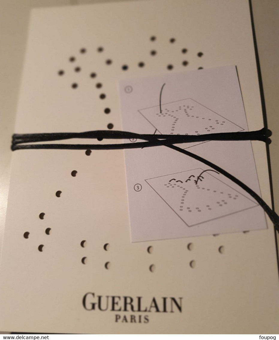 GUERLAIN PUBLICITE PETITE ROBE NOIRE AVEC CORDELETTE + ENVELOPPE - Werbepostkarten