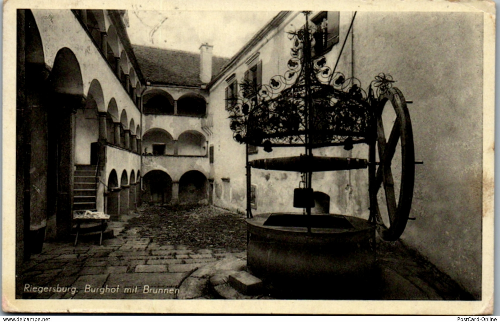 5017  - Steiermark , Riegersburg , Burghof Mit Brunnen V. 1937 - Gelaufen - Riegersburg