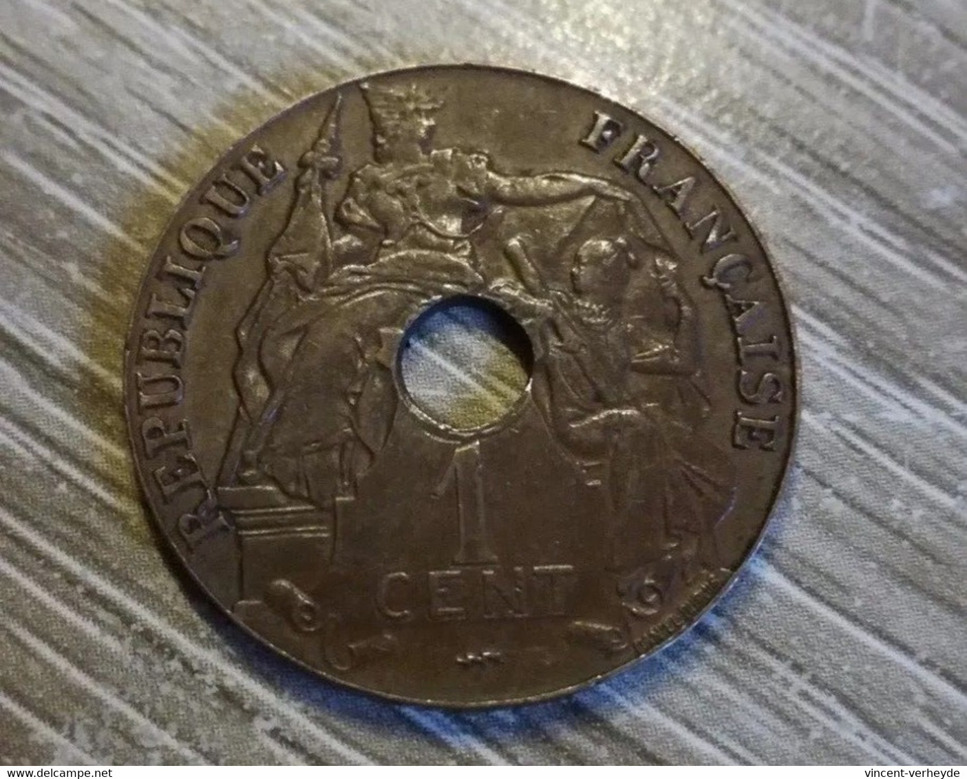 1 Centime Indochine POISSY 1923 En L Etat Sur Photos - Andere - Azië