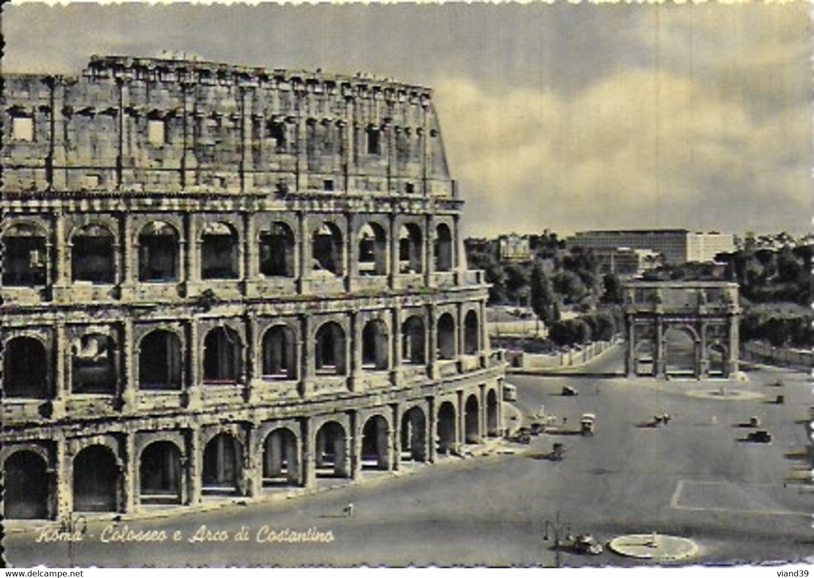 Roma - Rome - Colosseo E Arco Di Costantino - Colisée Et Arc De Constantin - San Pietro