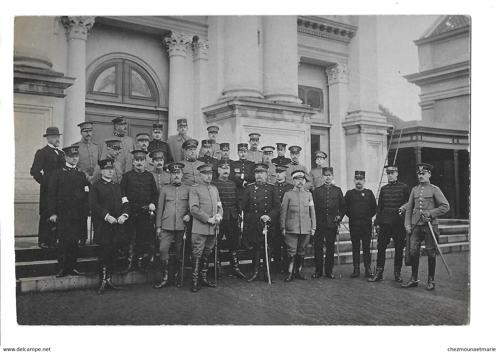 OFFICIERS DONT GENERAUX ETOILES - NATIONALITE A IDENTIFIER (RUSSE, BELGE, ALLEMAND?) - CARTE PHOTO MILITAIRE - Characters