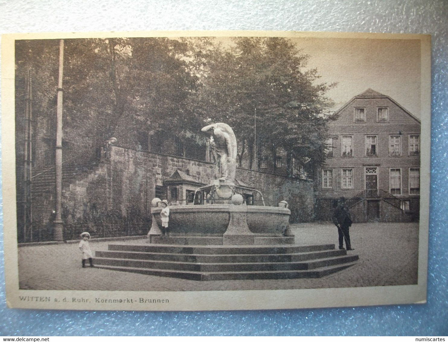 Carte Postal Allemagne - Witten . A.d.Ruhr . Kornmarkt - Brunnen (Petit Format,noir Et Blanc Correspondance 1923 ) - Witten