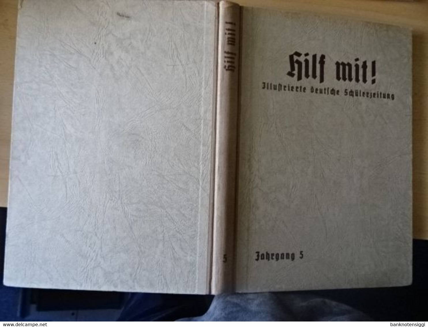 Schülerzeitzung "Hilf mit!" als Buch gebunden.  vom  1 Januar - 1 Dezember  1937