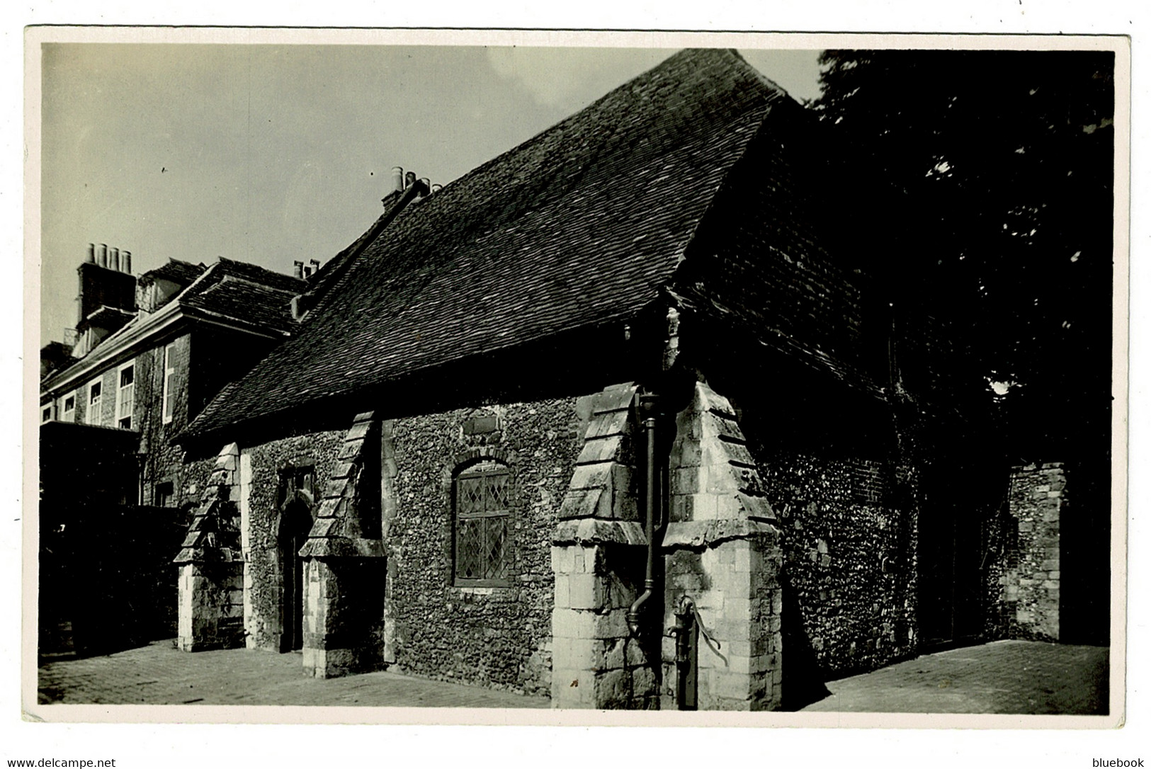 Ref 1454 - Raphael Tuck Real Photo Postcard - Pilgrims' Hall Winchester Hampshire - Winchester